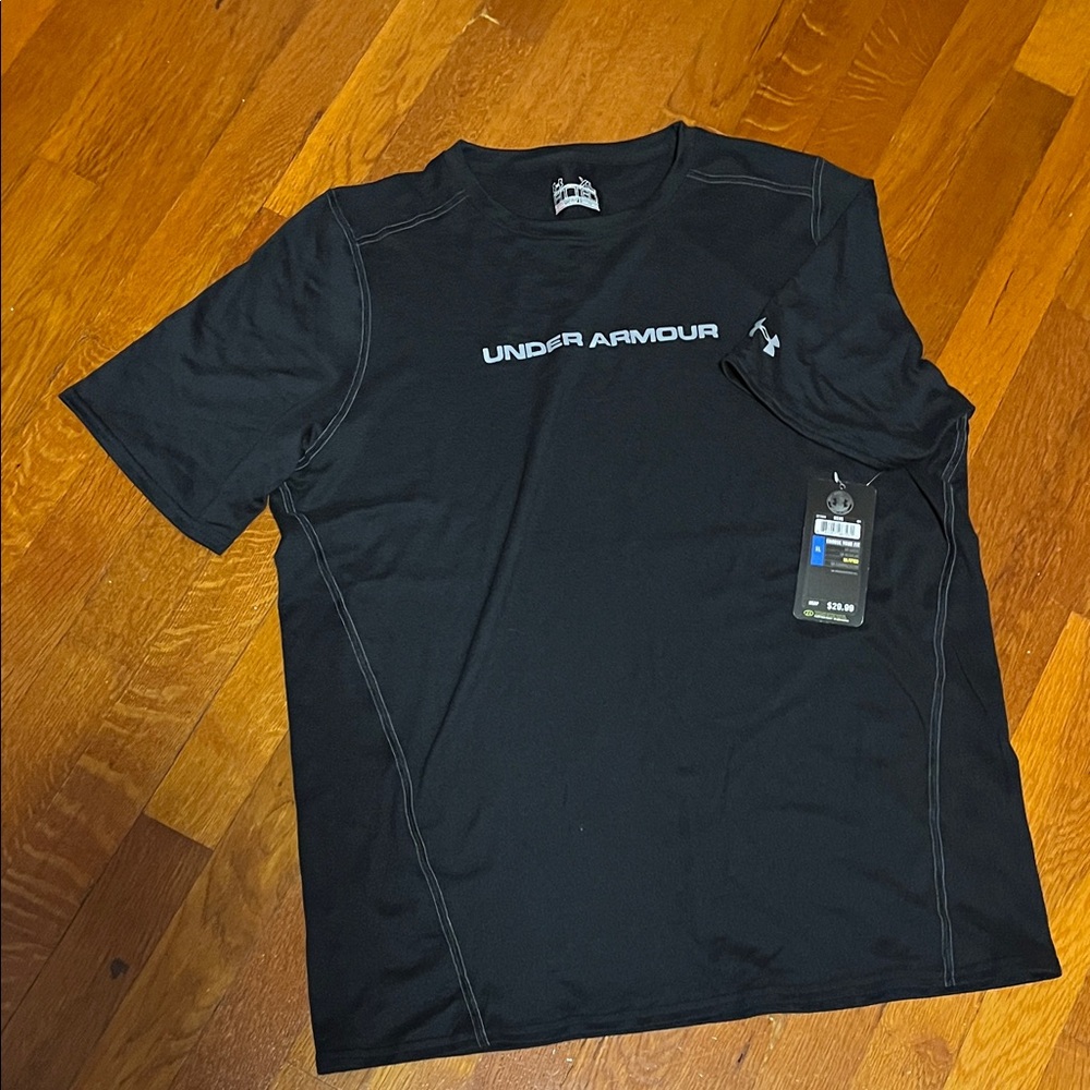 Under Armour Black Tee Mens XL NWT  ANTI ODOR COOL DRY LIGHT